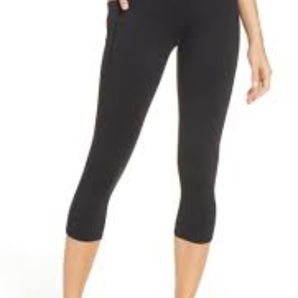 “Zella Live In High Waisted Pocket Crop Leggings” - Picture 1 of 4